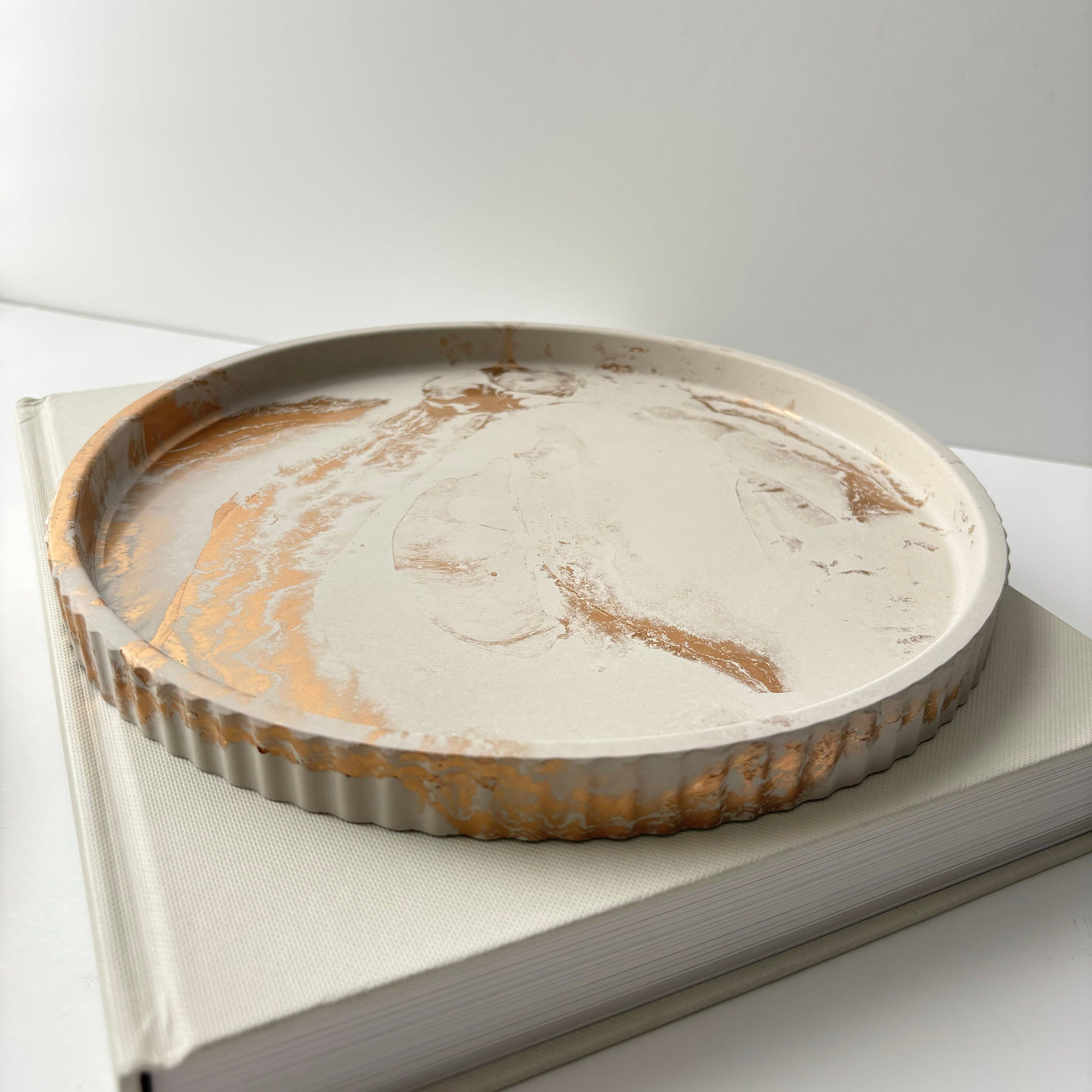 Joma - Concrete Fluted Tray | Round Concrete Tray: Black fusion marble - Decor Addict, LLC