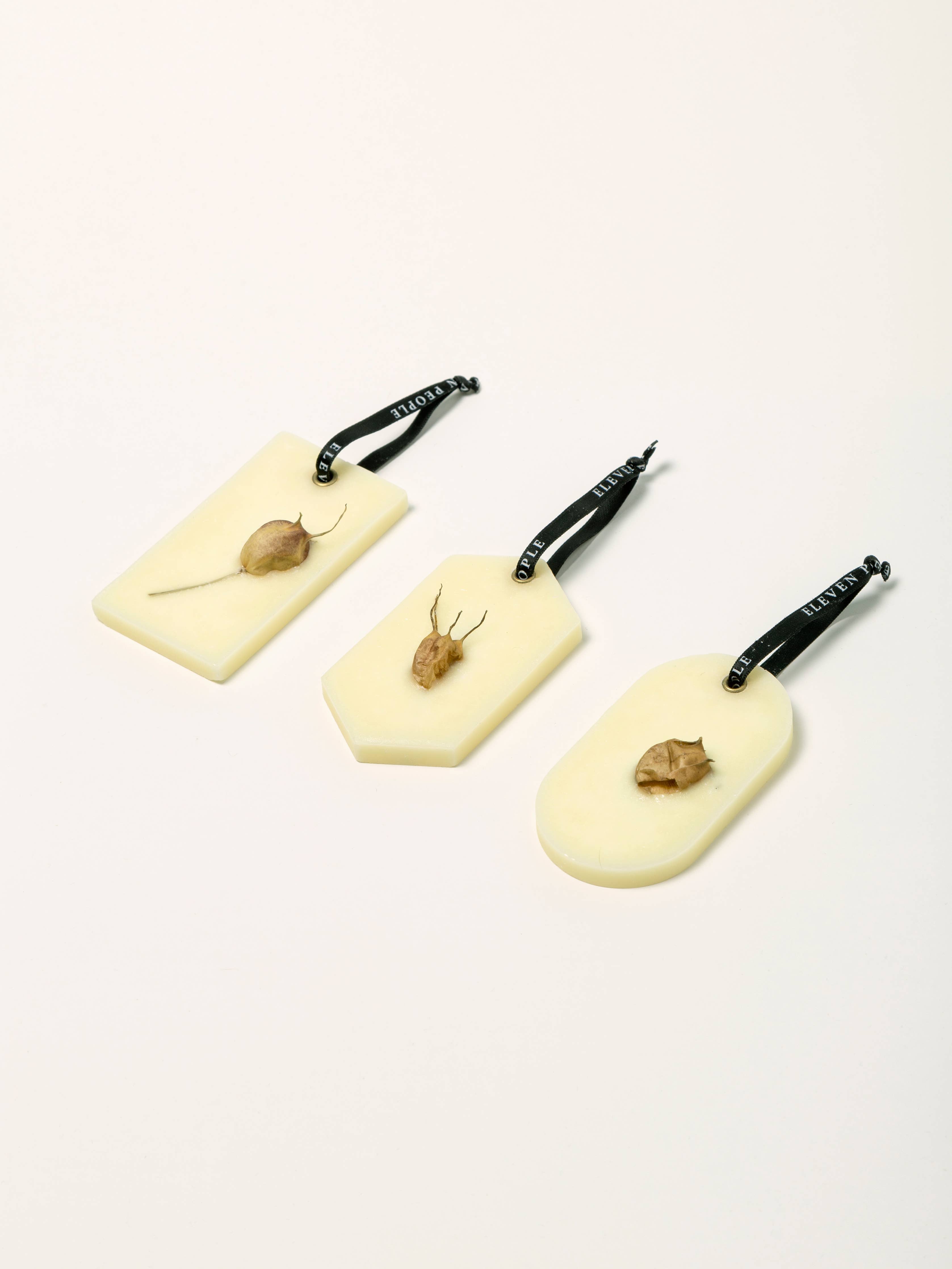 06 Bergamot, Neroli and Amber Closet Wax Bar Freshener: Large