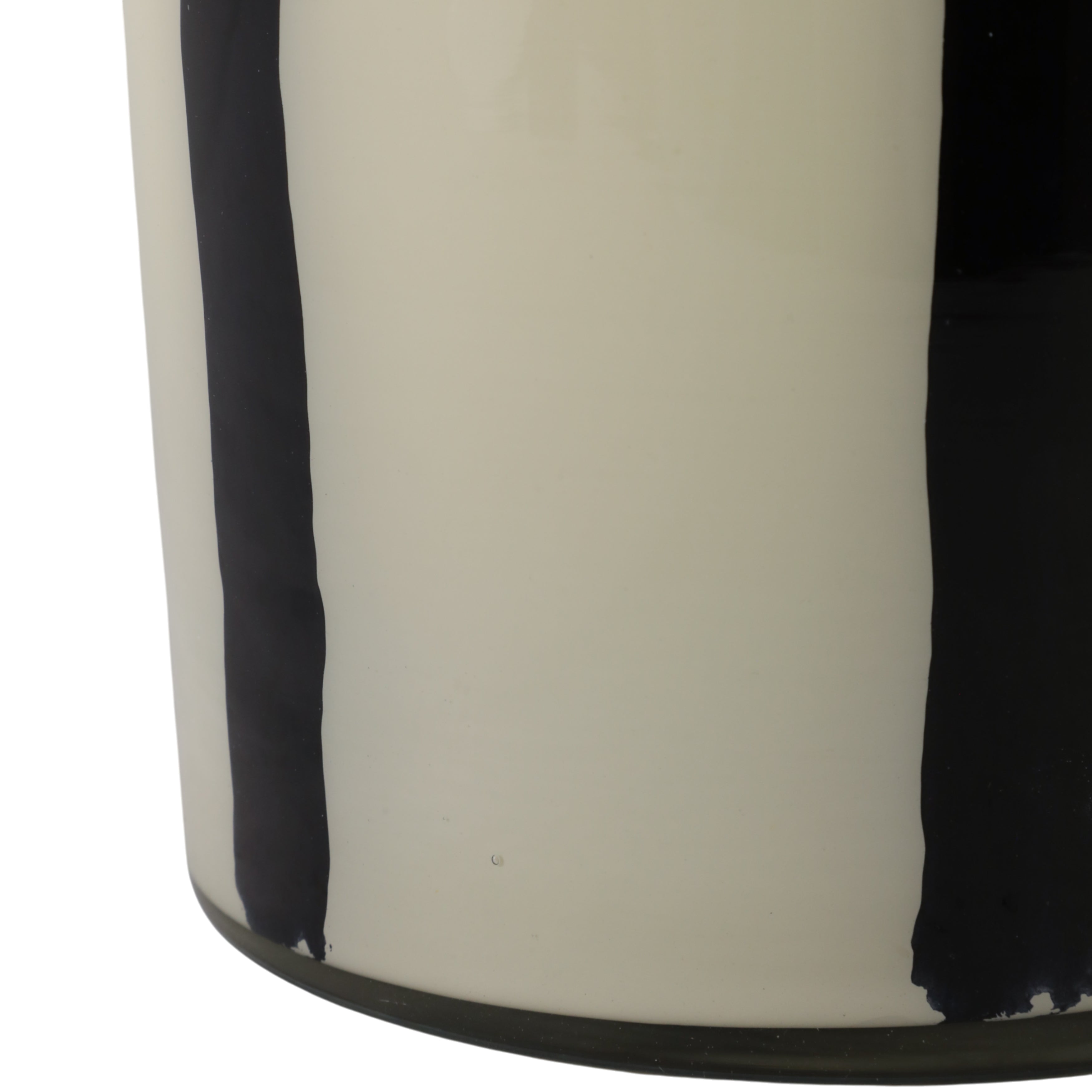 7x9" 105 Oz Red Currant & Oak Candle, White/black - Decor Addict, LLC