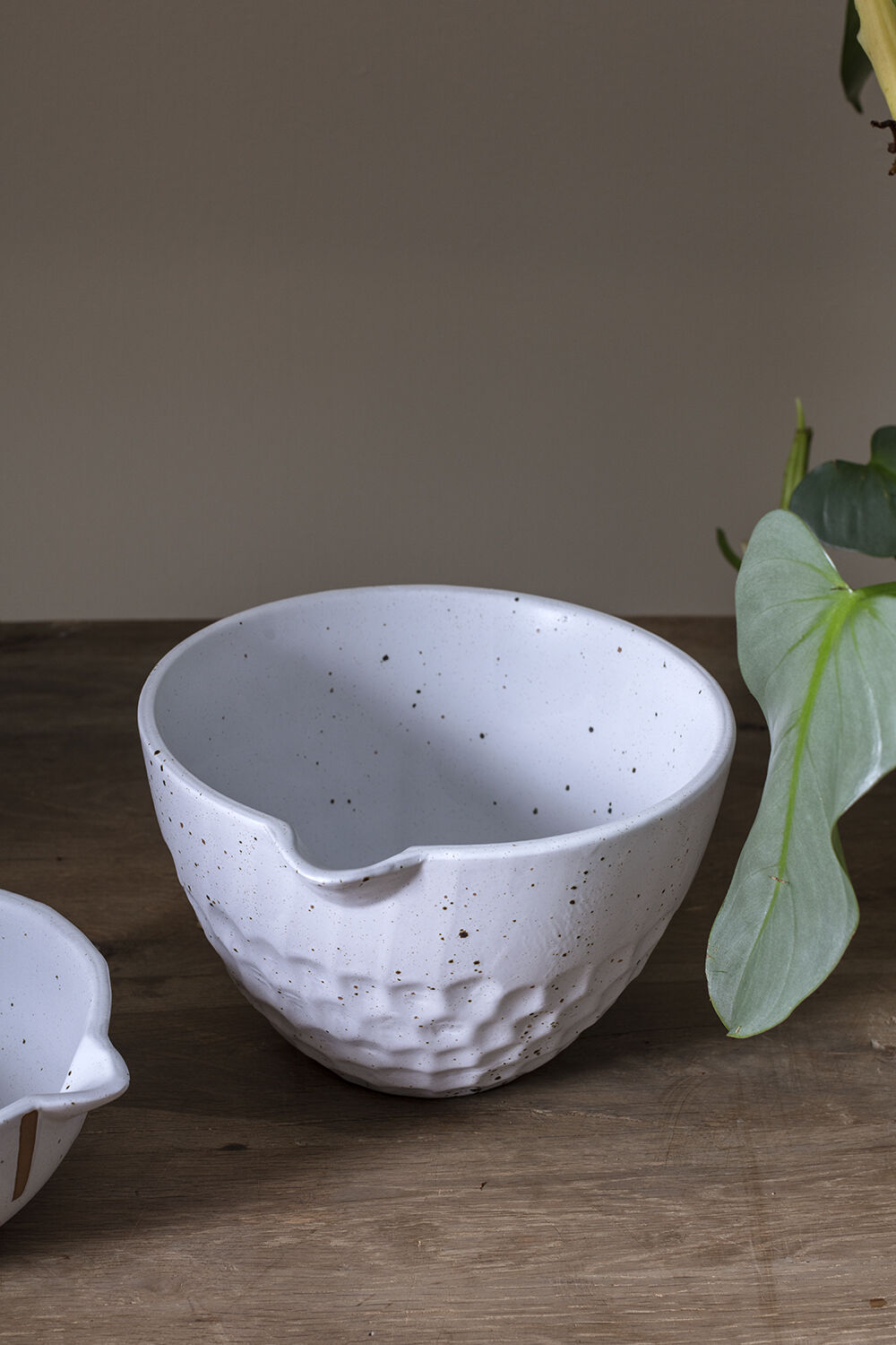 Knollberry Bowl 8.75"x 8"x 5.25" - Decor Addict, LLC