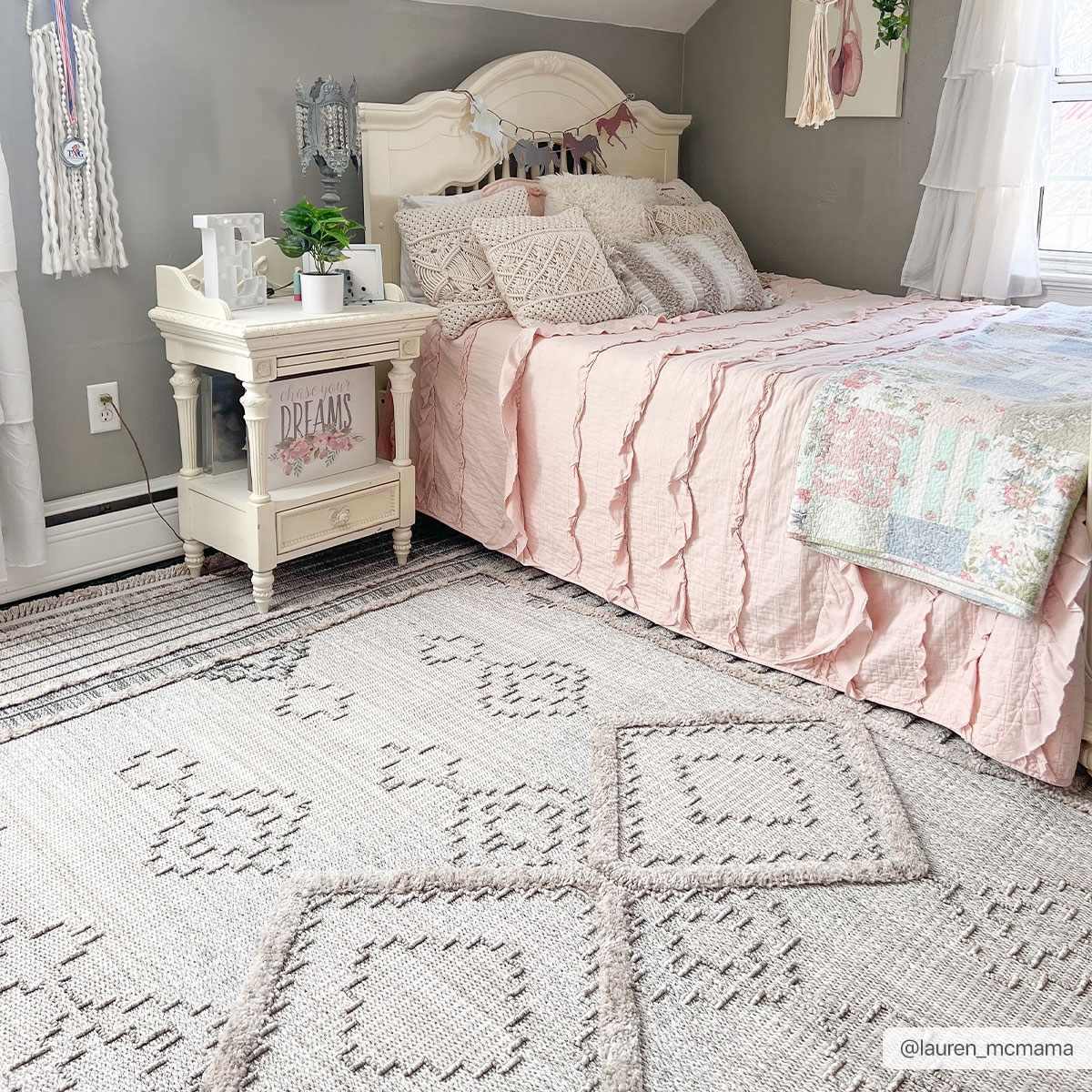 Amaga Area Rug - Decor Addict, LLC