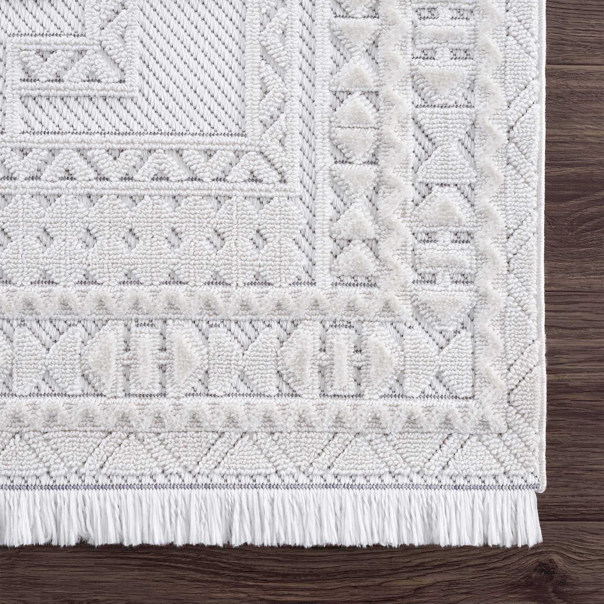 Alya White Fringe Rug - Decor Addict, LLC