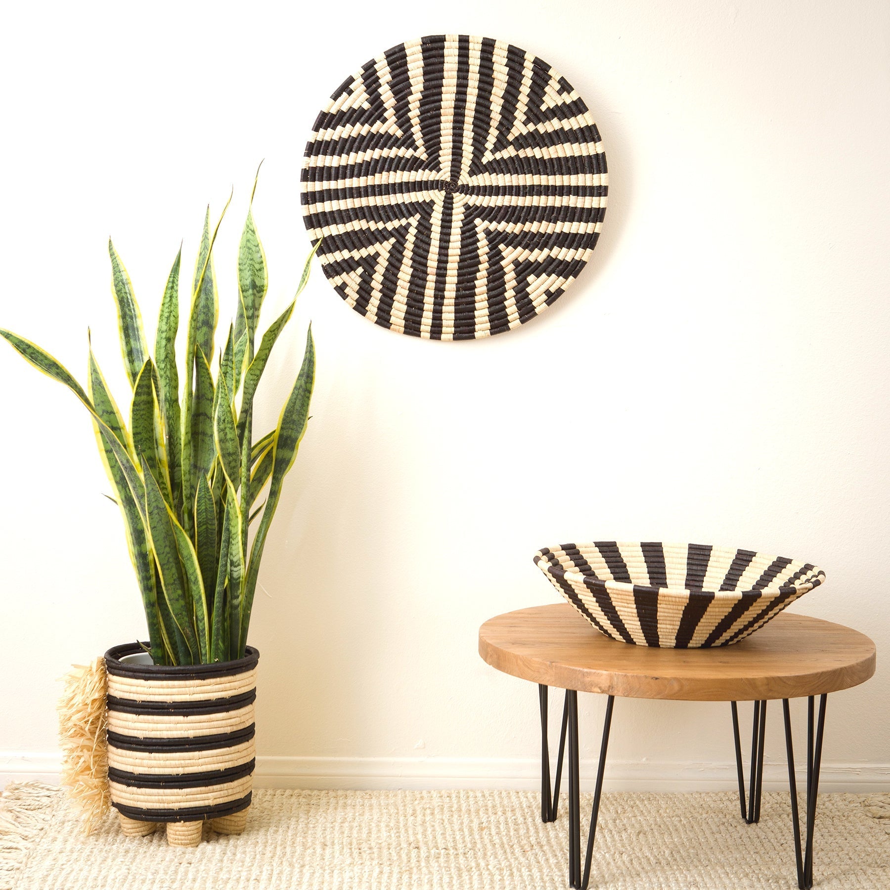 23" Black & Natural Geo Wall Art Disc - Decor Addict, LLC