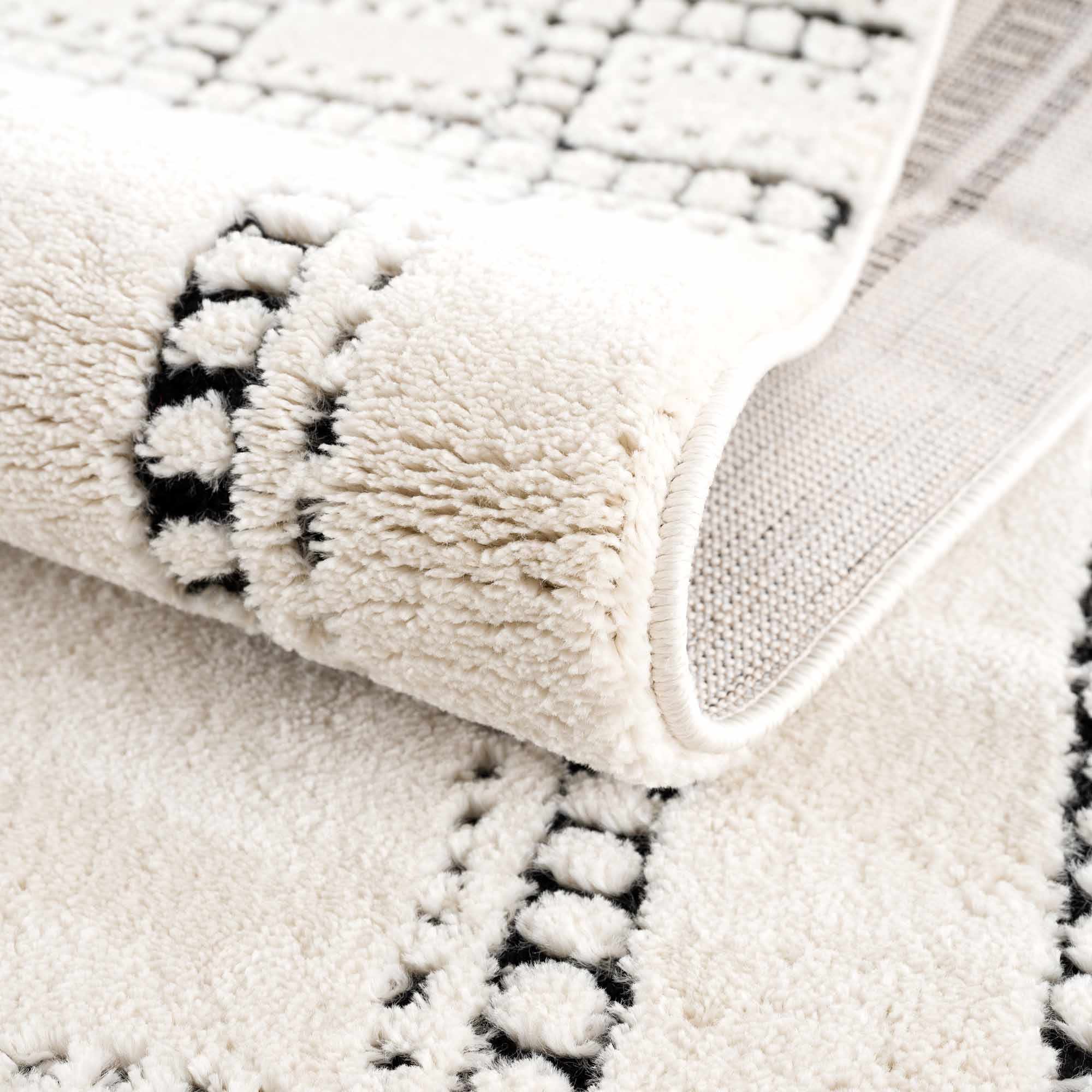 Ryuu Black & White Area Rug - Decor Addict, LLC