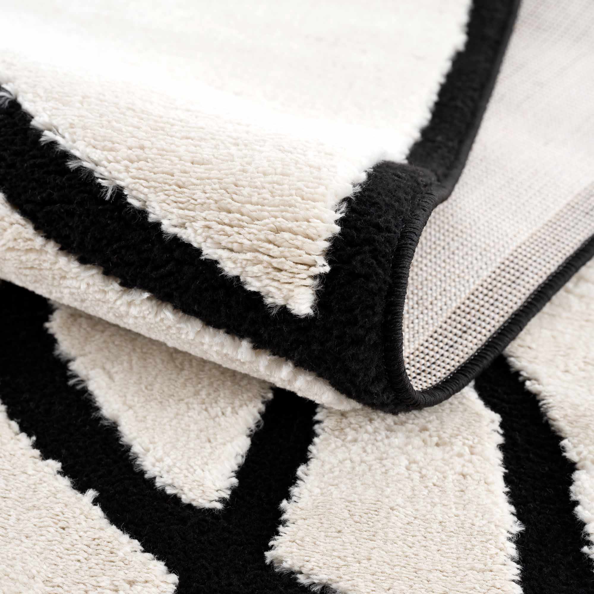 Azana Black & White Area Rug - Decor Addict, LLC
