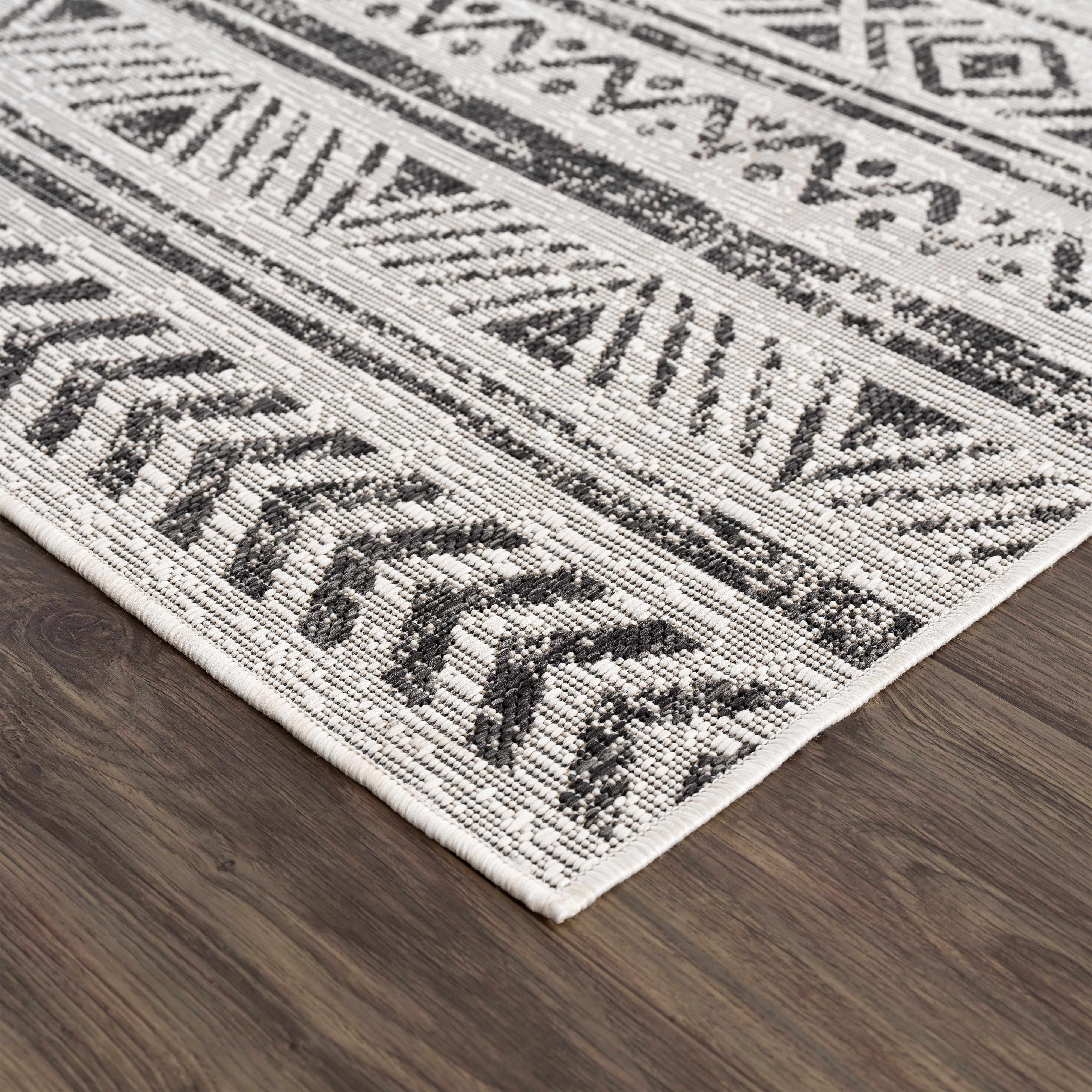Catrine Area Rug - Decor Addict, LLC