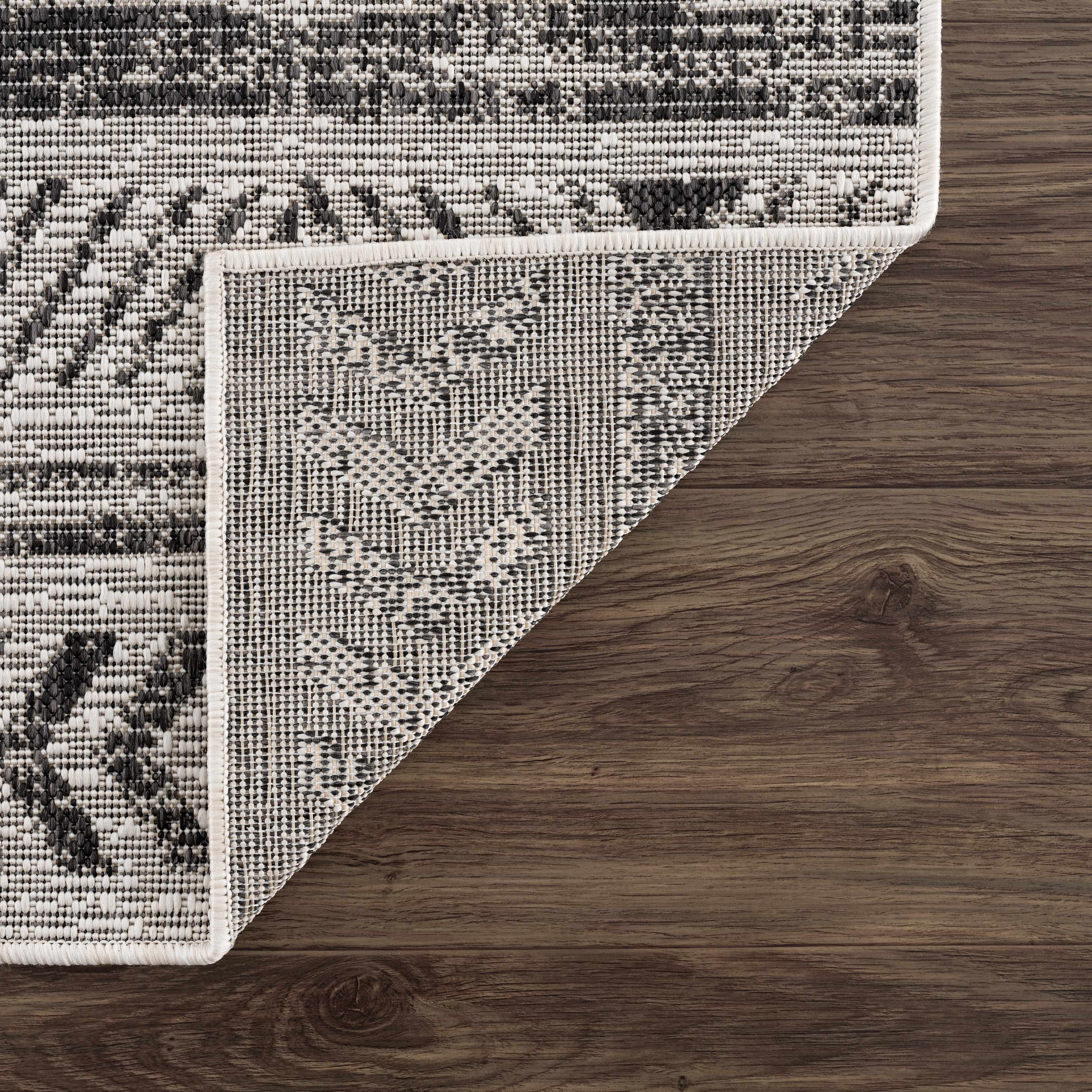 Catrine Area Rug - Decor Addict, LLC