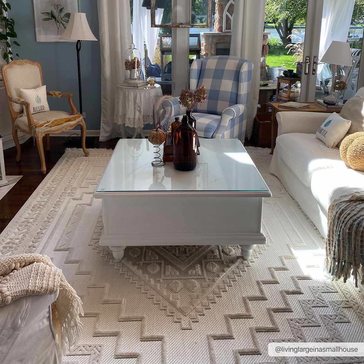 Alya White Fringe Rug - Decor Addict, LLC