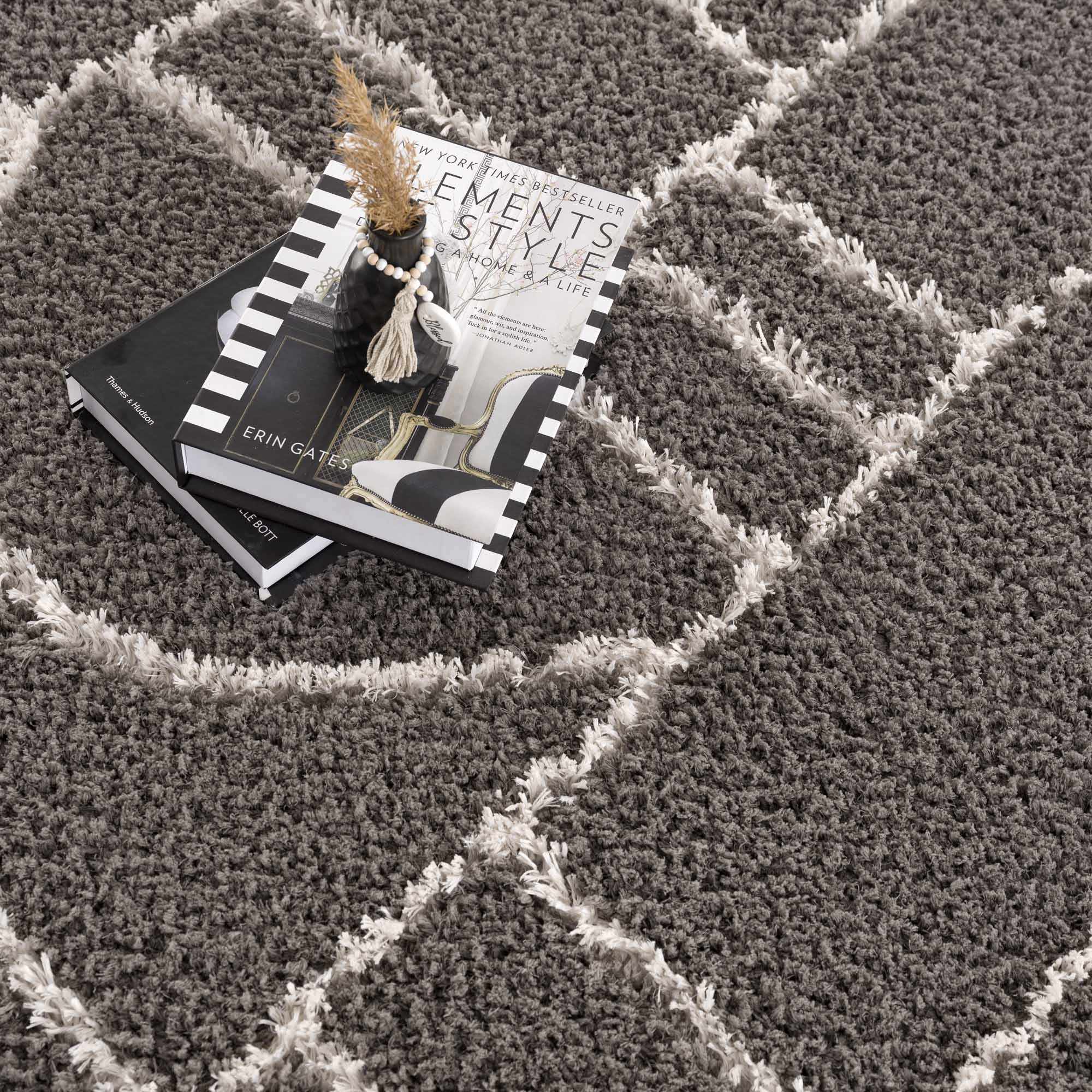 Andia Charcoal Area Rug - Decor Addict, LLC