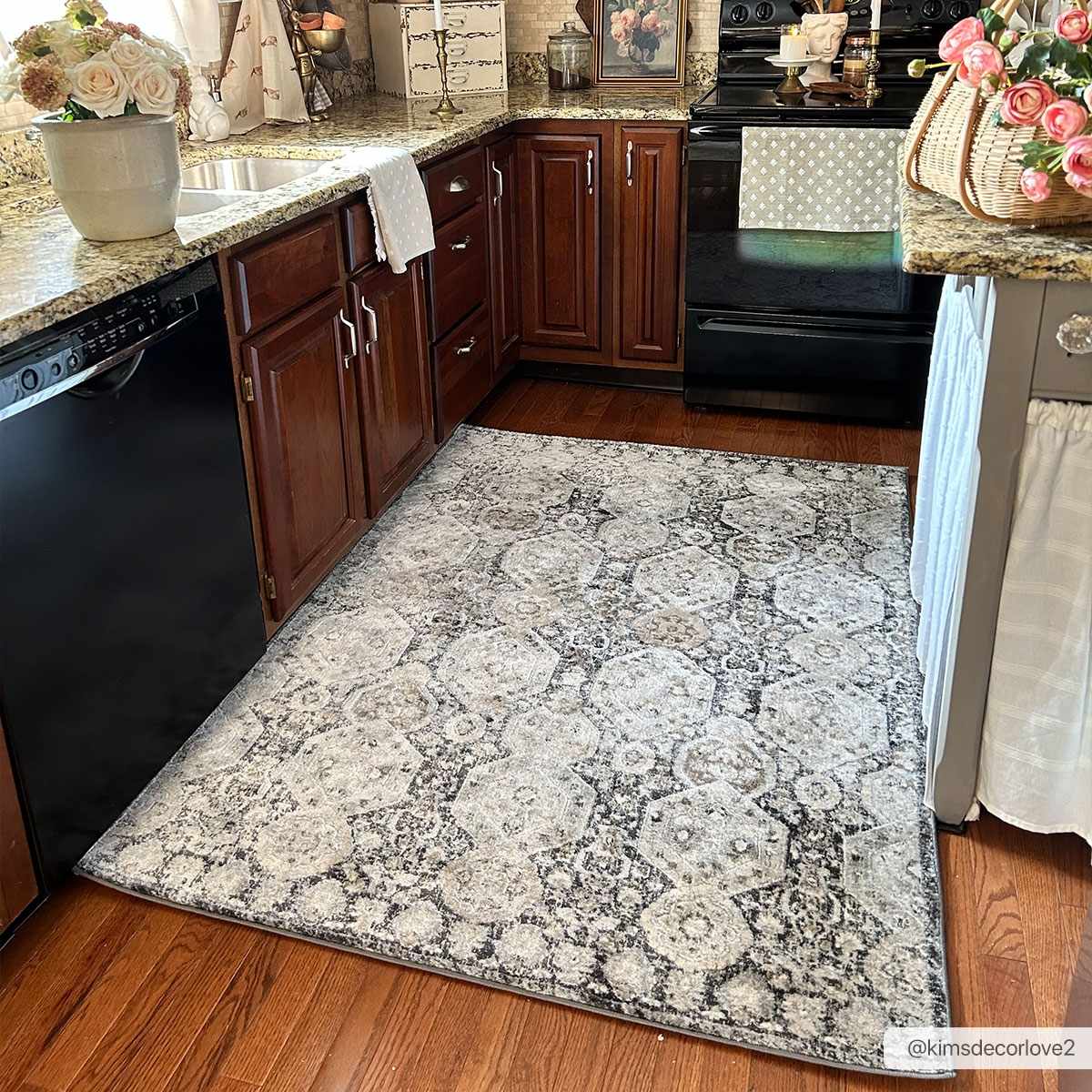 Minoa Area Rug - Decor Addict, LLC