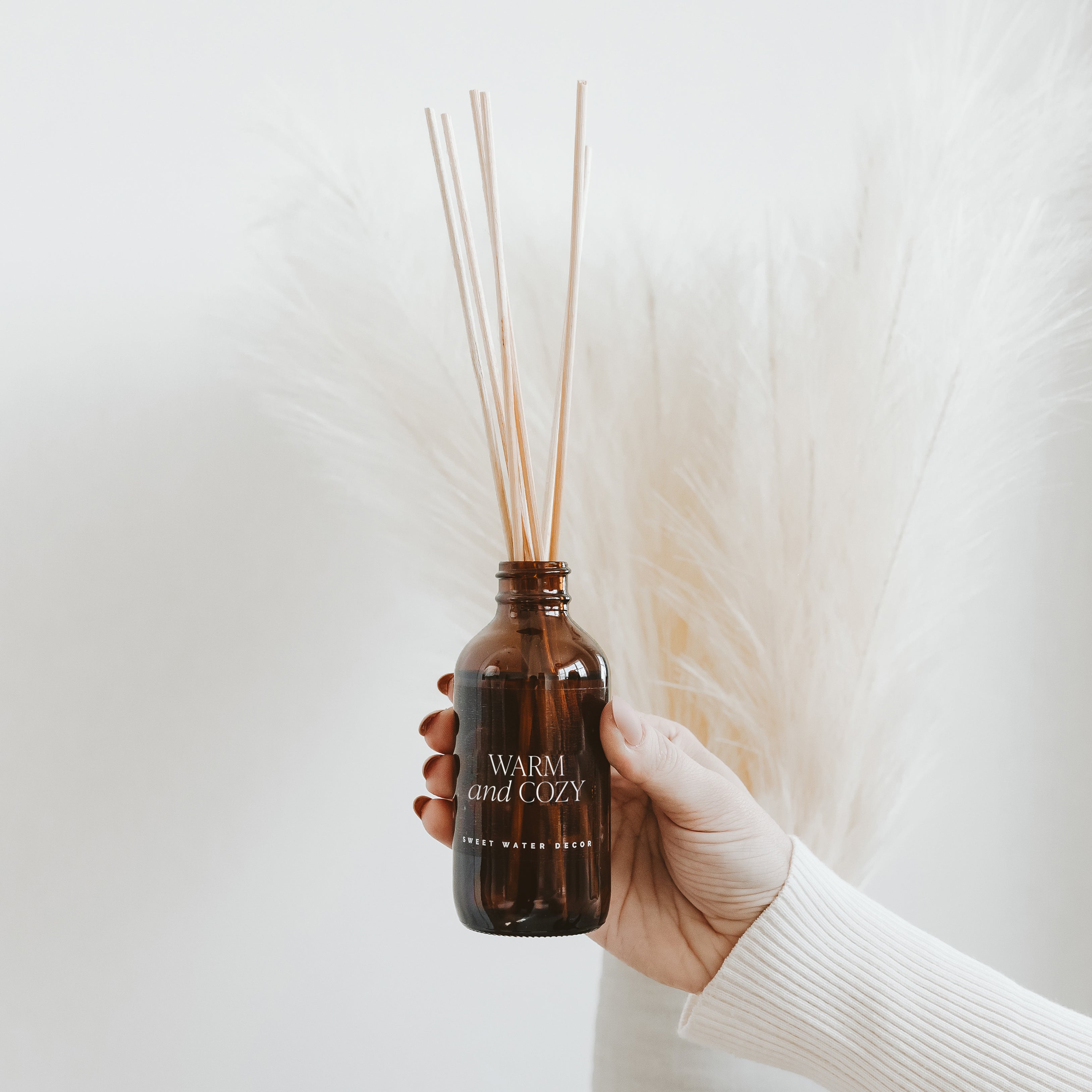 Warm and Cozy Amber Reed Diffuser - Decor Addict, LLC
