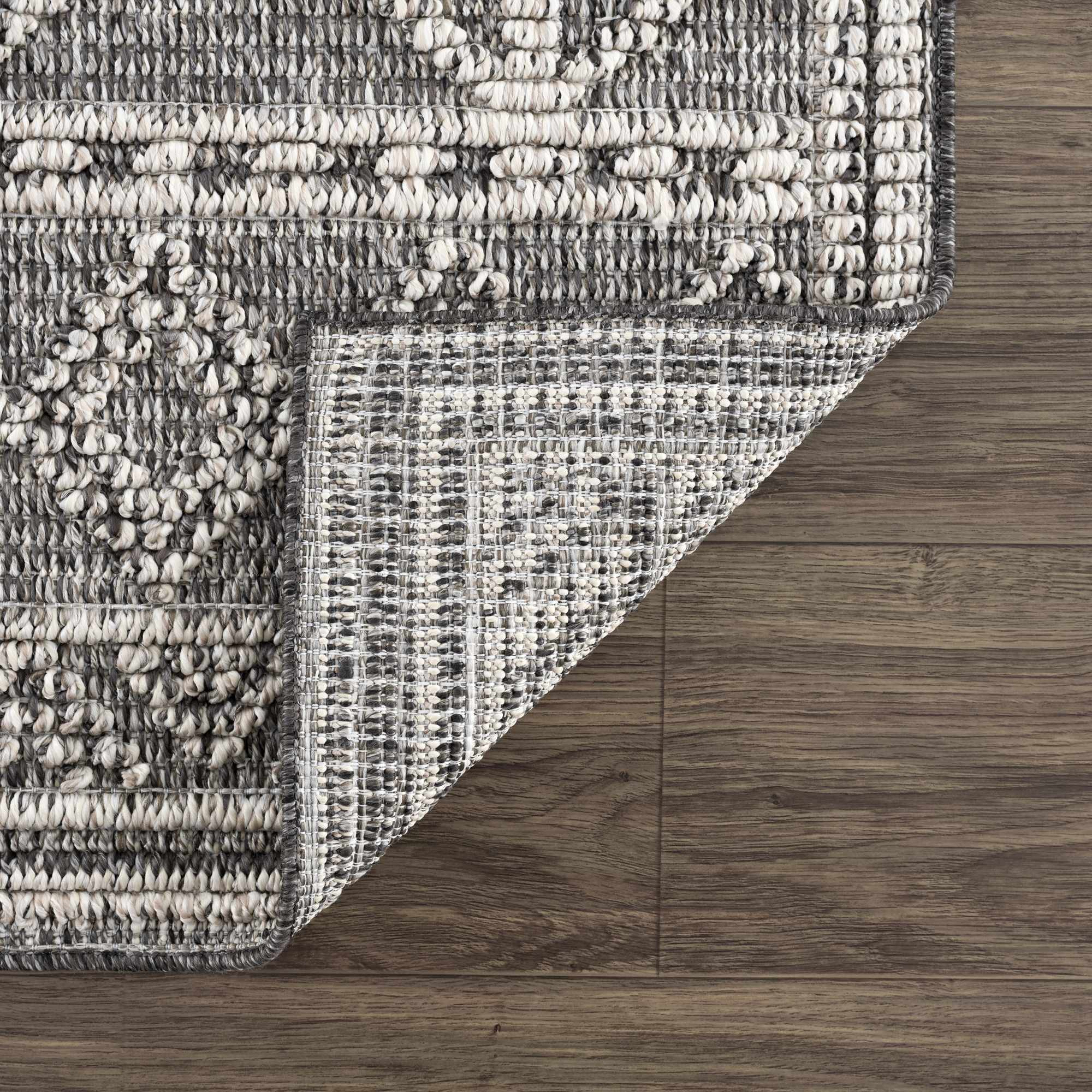 Diah Black & Bone Area Rug - Decor Addict, LLC