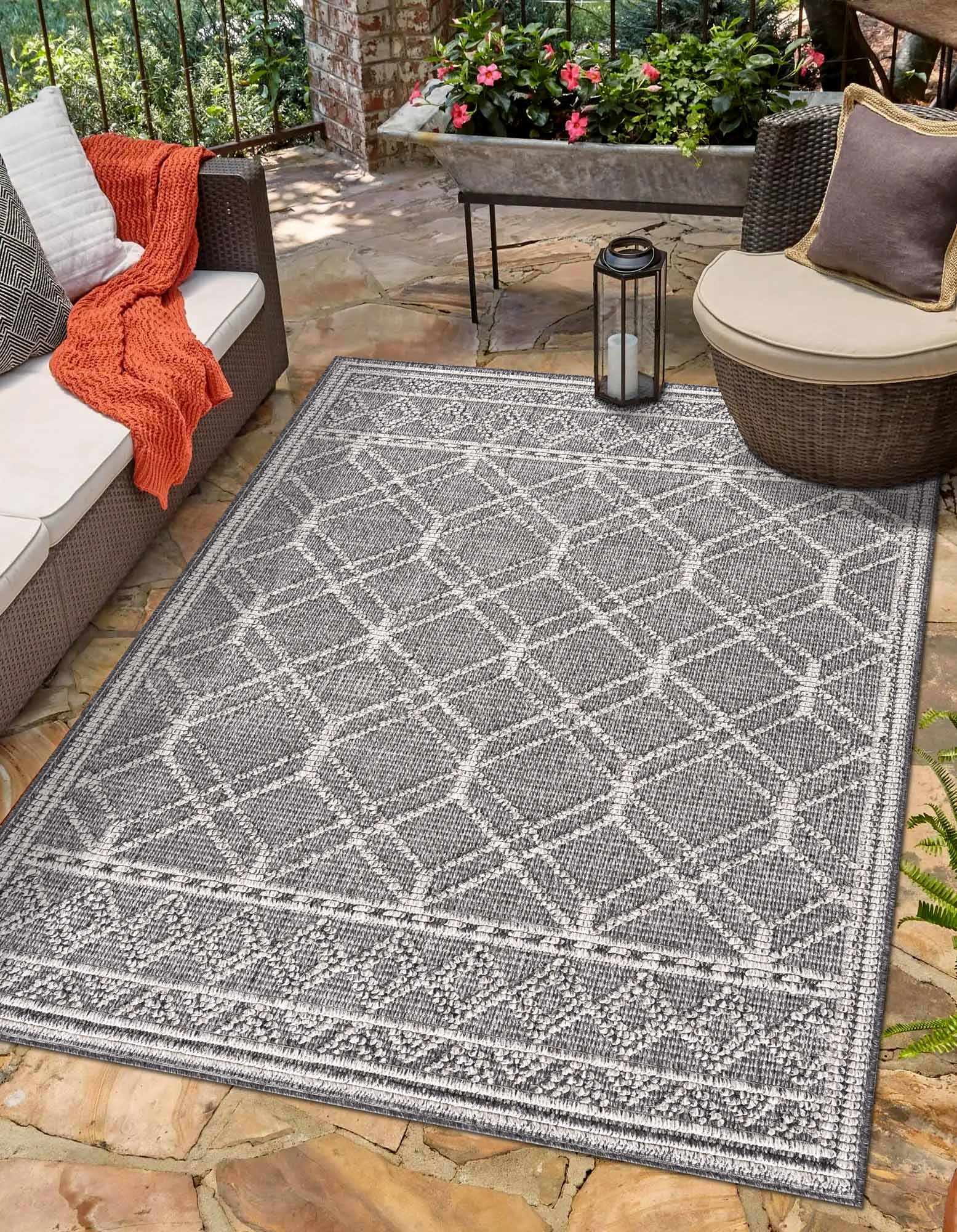 Diah Black & Bone Area Rug - Decor Addict, LLC