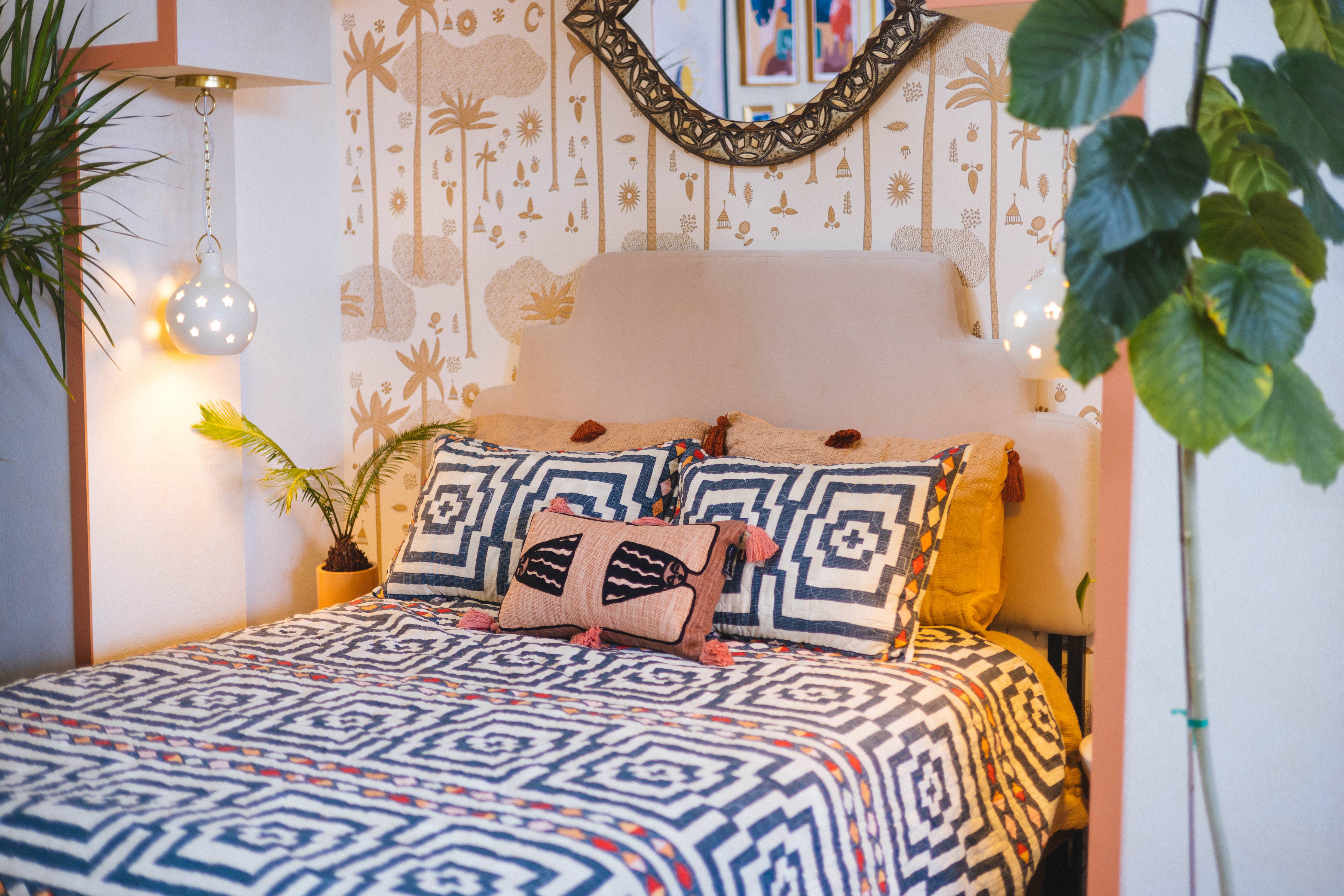 Hypnotic Quilt Set (Black) - Jungalow: King - Decor Addict, LLC