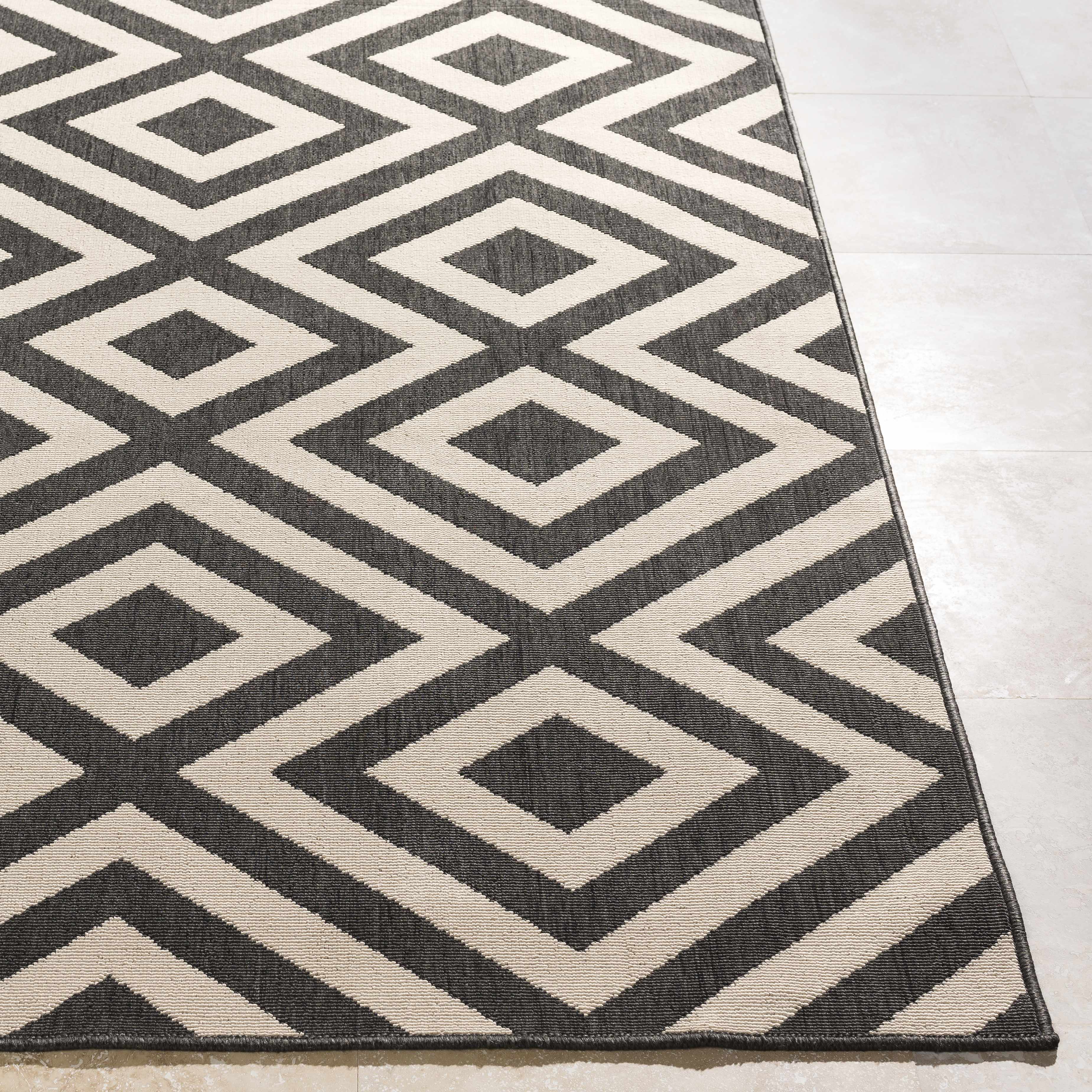 Spilsby Outdoor Rug - Decor Addict, LLC