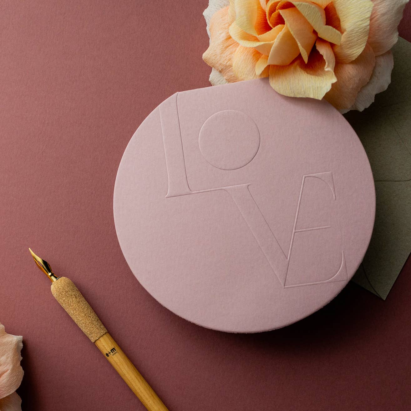 Love 5.5" Clamshell Card - Decor Addict, LLC