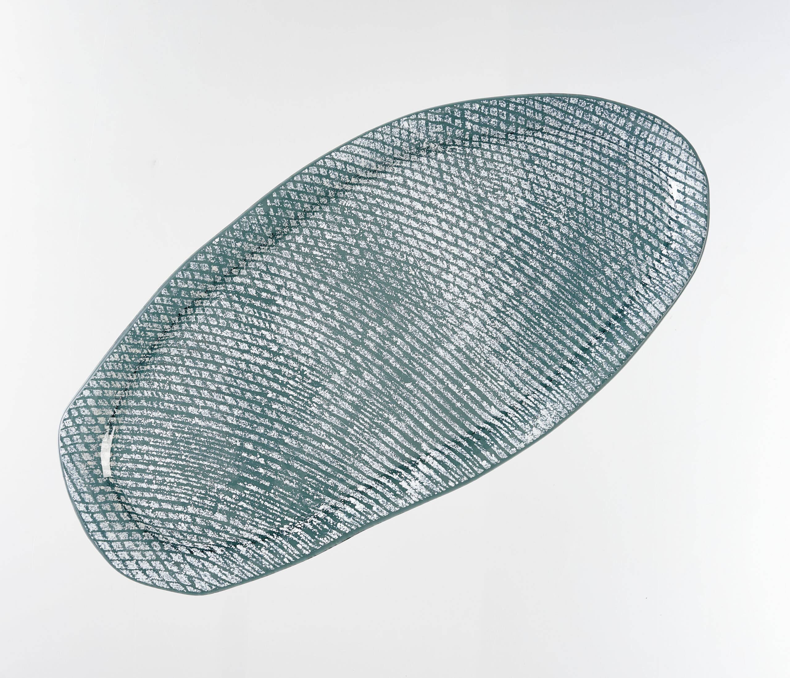 Wavy Tray Large Free 39x19 Black & White Elegant: Black & White / Glass - Decor Addict, LLC