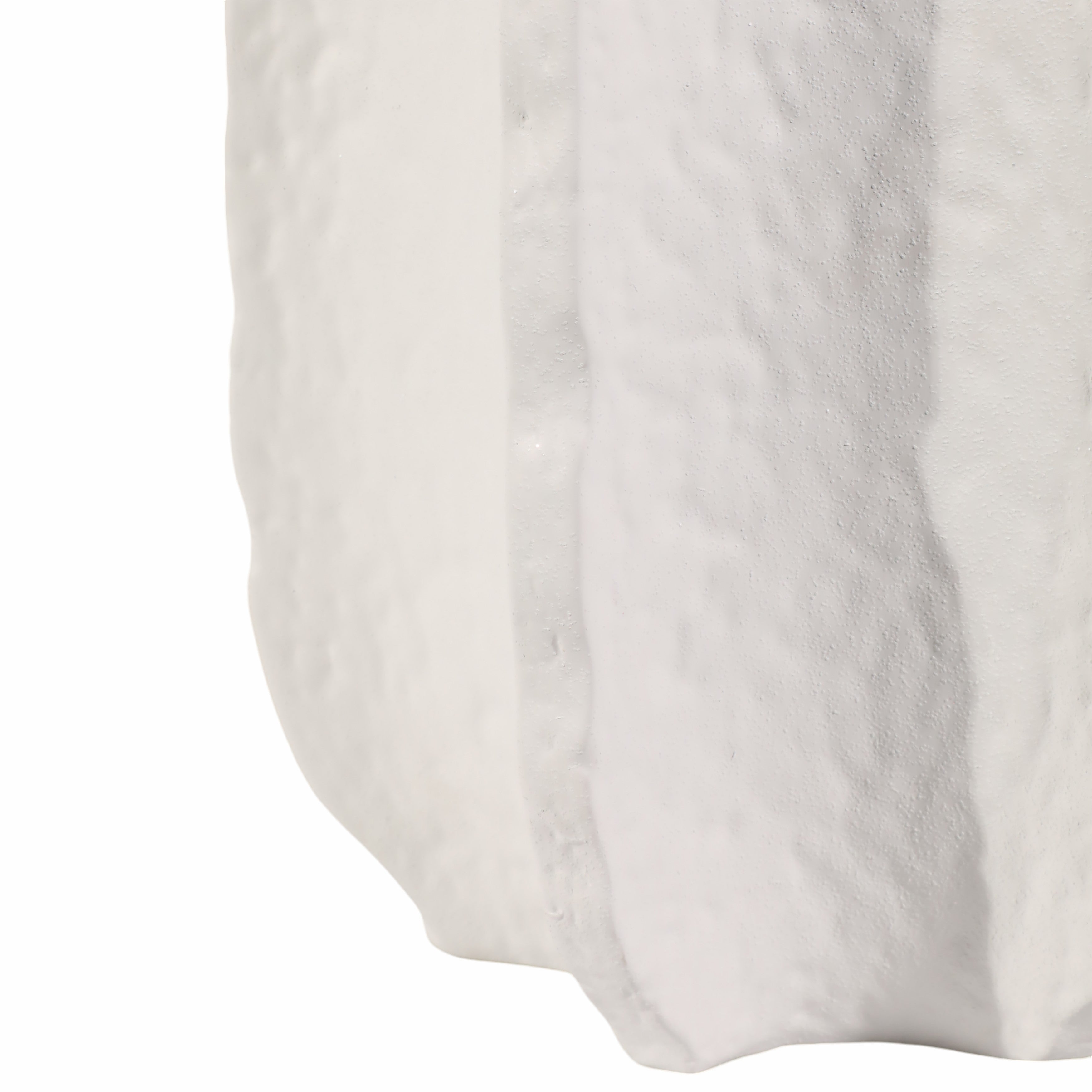 24" Textured Jagged Table Lamp, White - Decor Addict, LLC