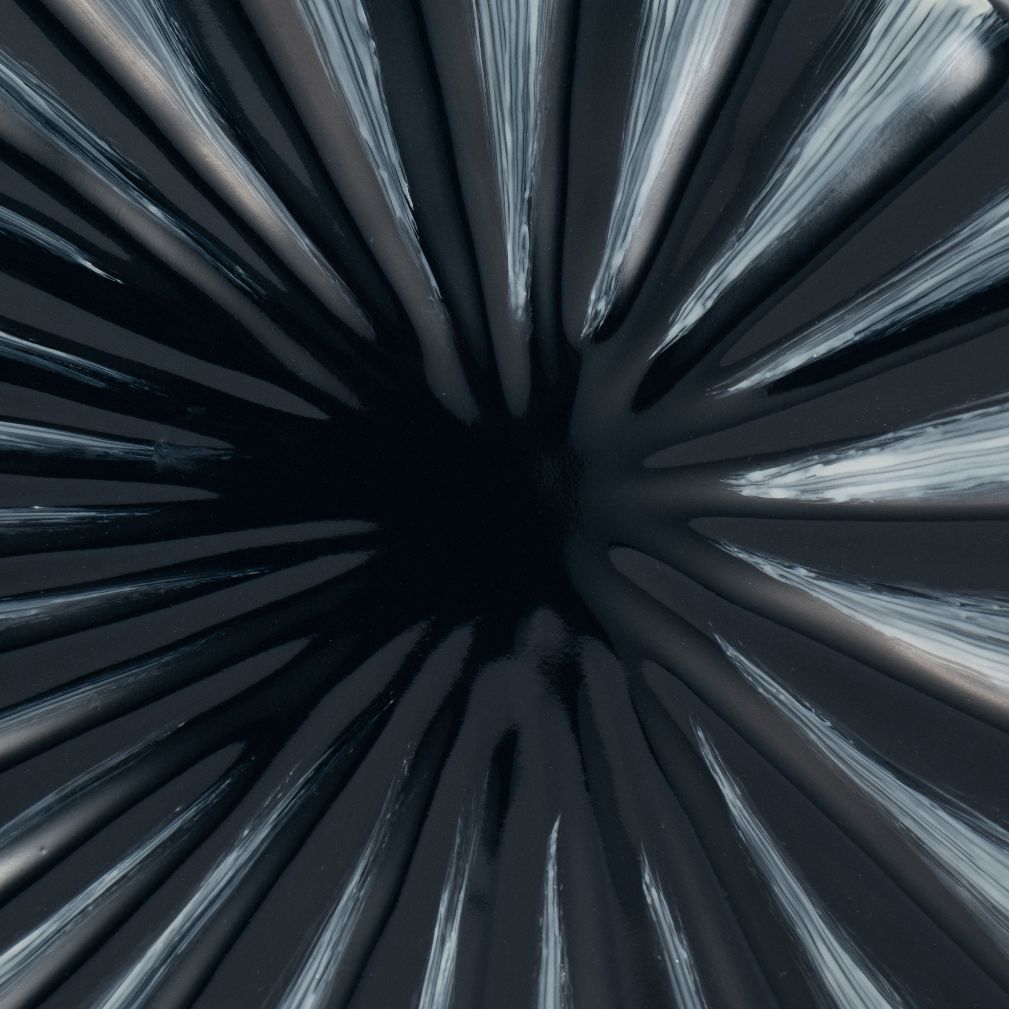 Cer, 8"h Textured Vase, Nvy Blue/cream - Decor Addict, LLC