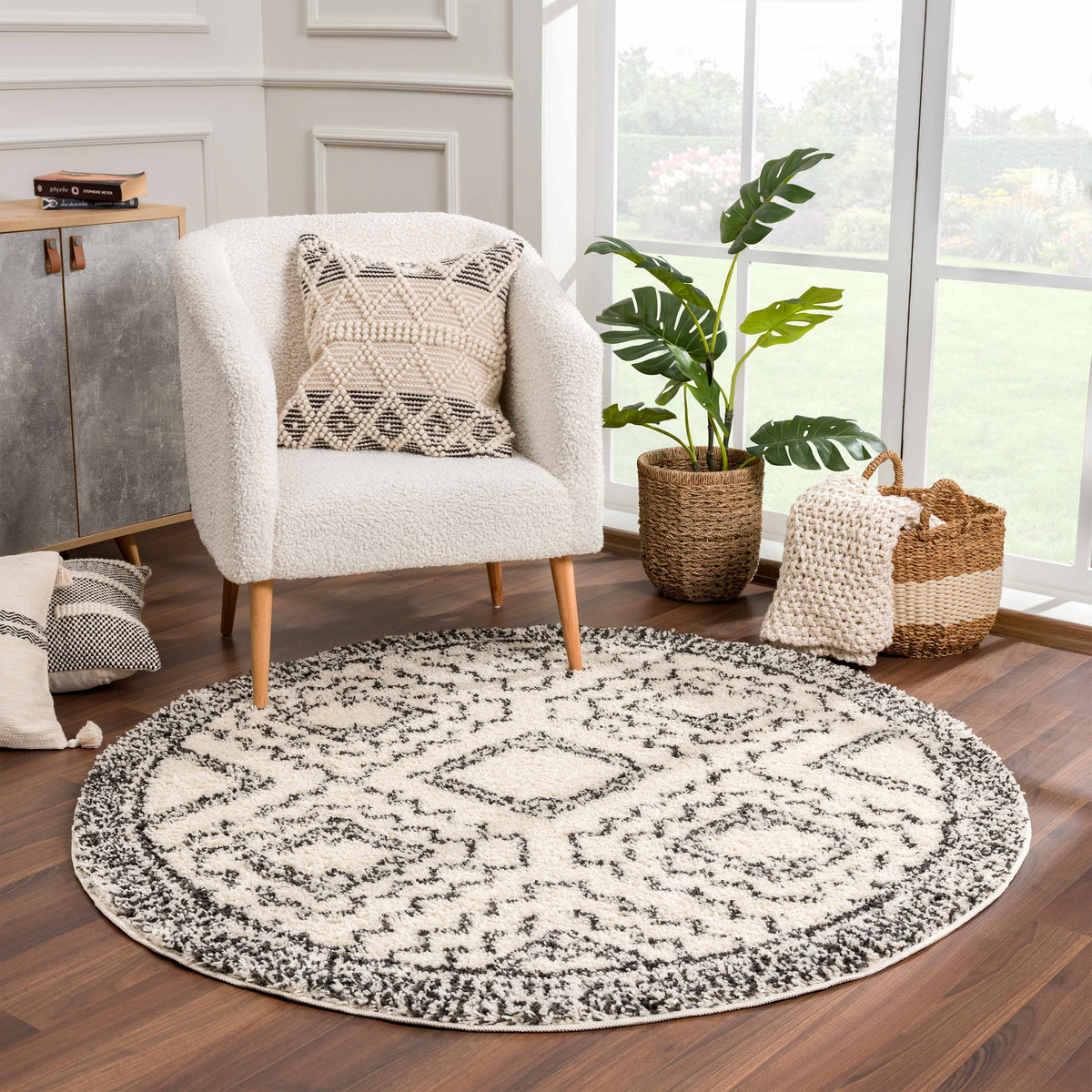 Buan Plush Area Rug - Decor Addict, LLC