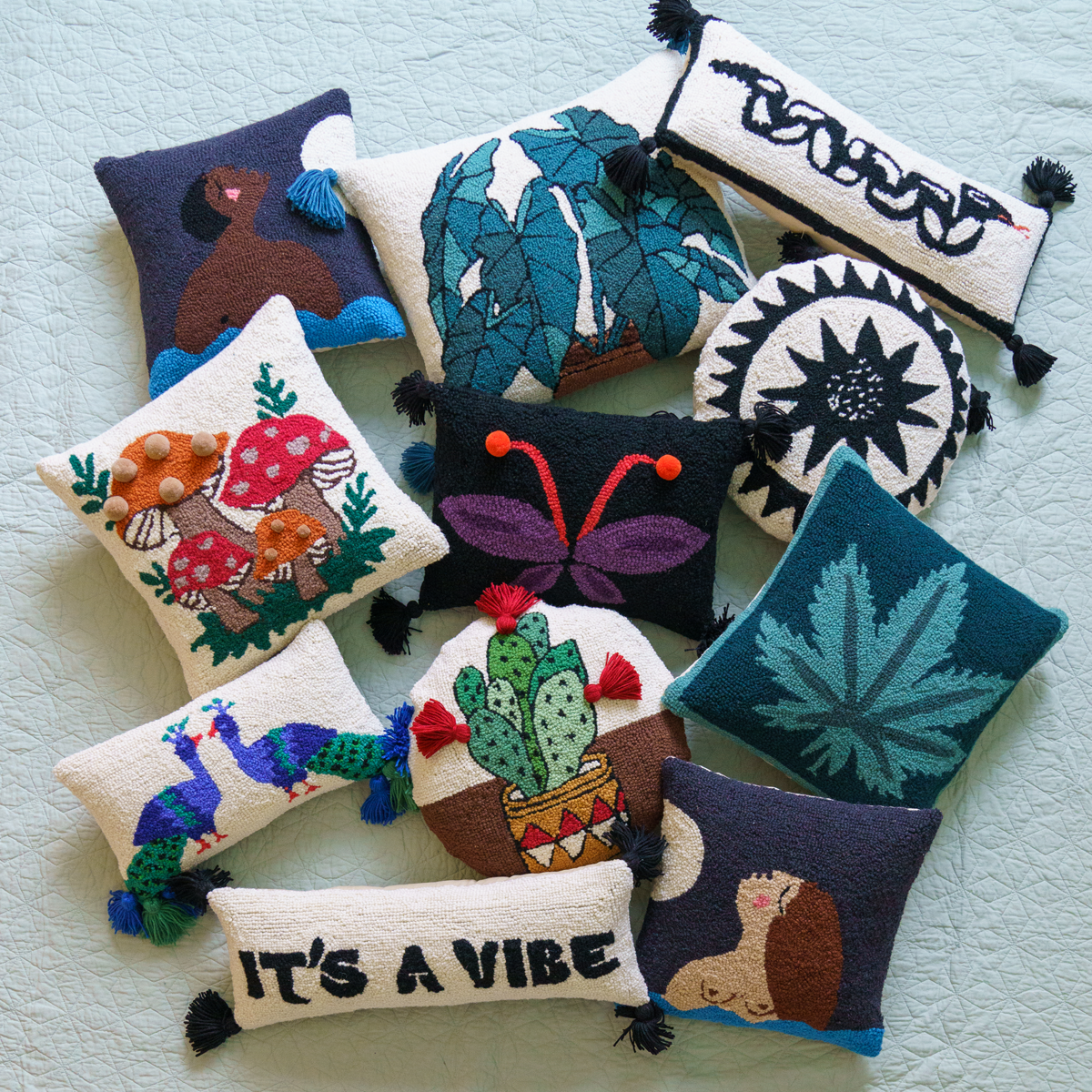 Alocasia W/ Tassels Hook Pillow - Thumbnail 3