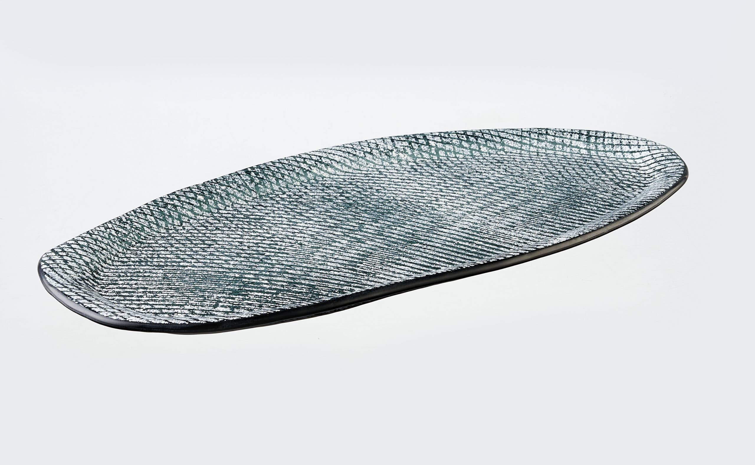 Wavy Tray Large Free 39x19 Black & White Elegant: Black & White / Glass - Decor Addict, LLC