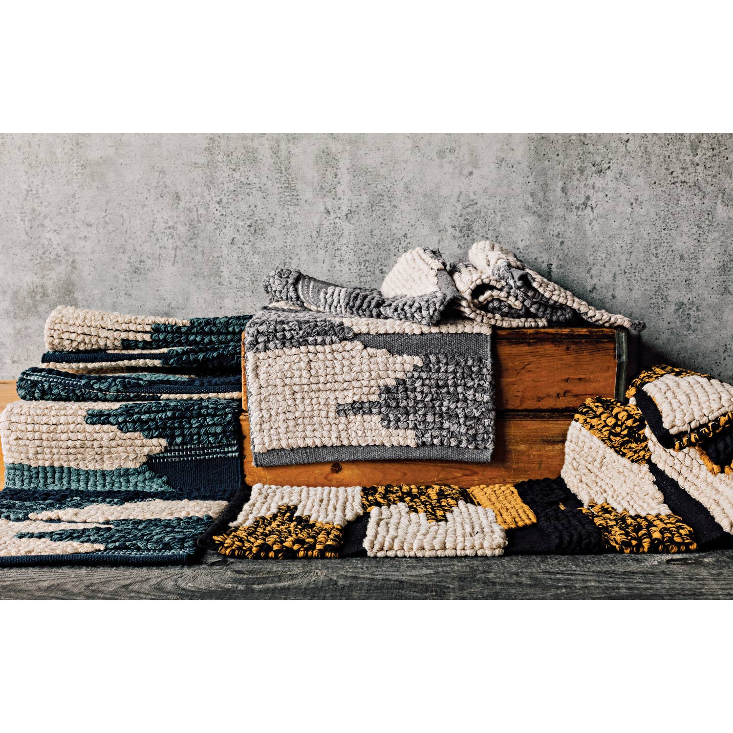 Heirloom Align Lagoon Midnight Table Runner 60 inches - Decor Addict, LLC