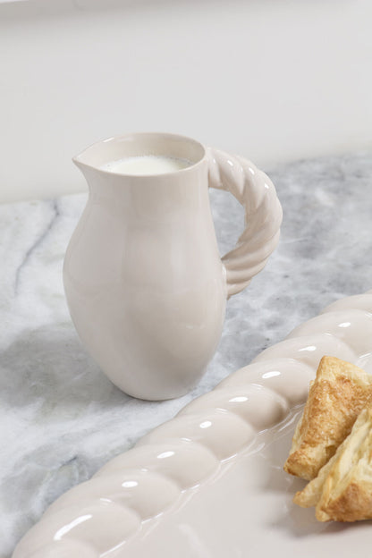 Manon Pitcher - view 4