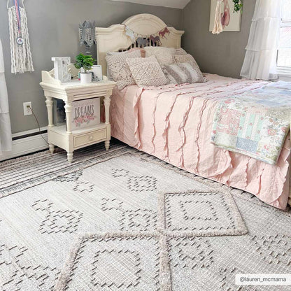 Amaga Area Rug - Decor Addict, LLC