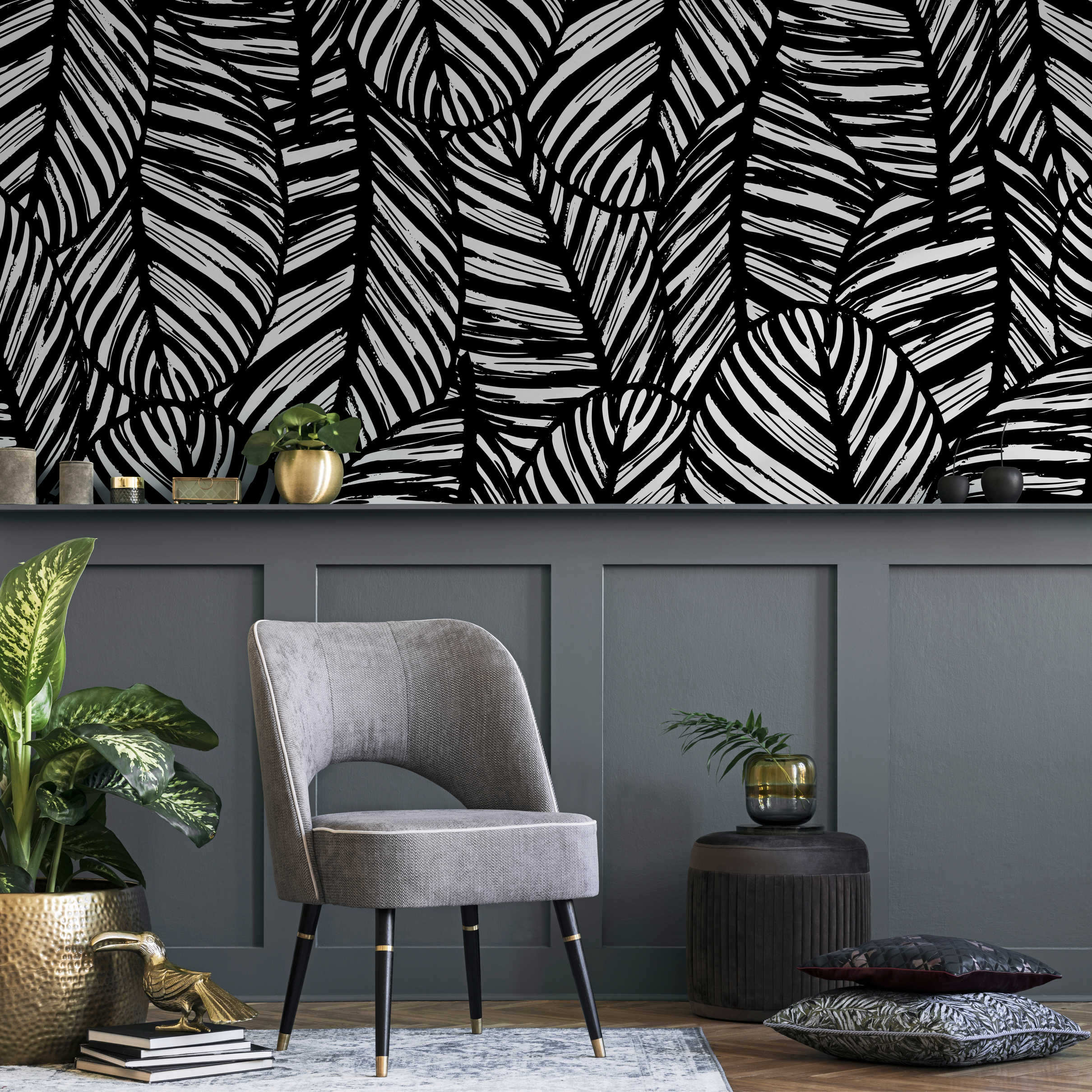 Botanical Wallpaper Featuring a Bold Palm Leaf Motif in Black and White - B624 - Decor Addict, LLC