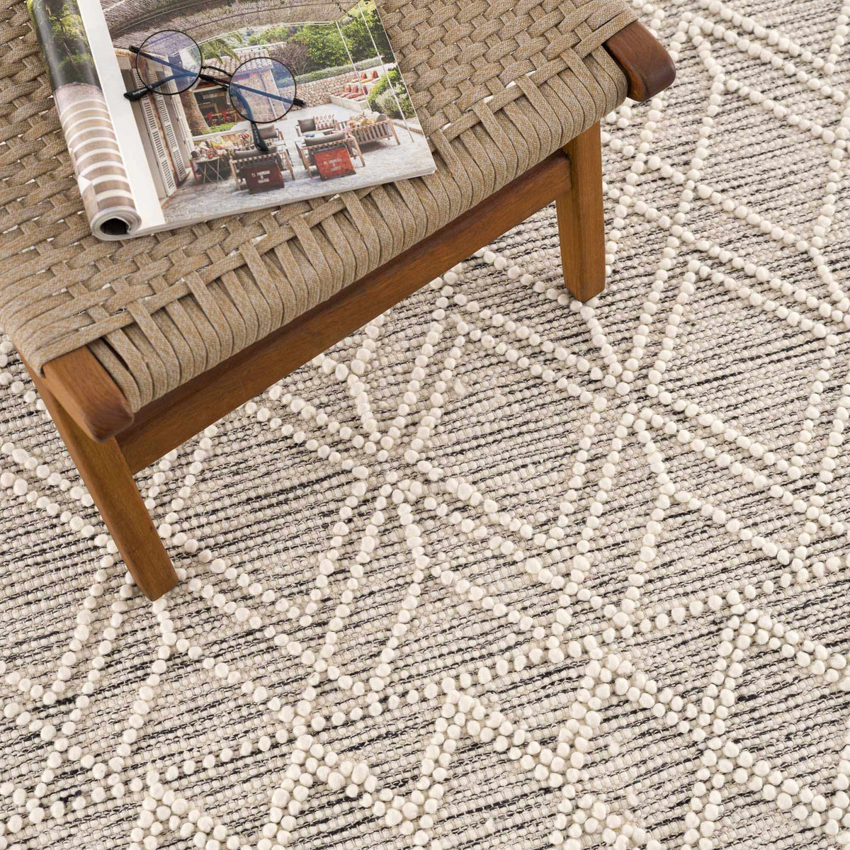 Ramsbury Wool Area Rug - Decor Addict, LLC