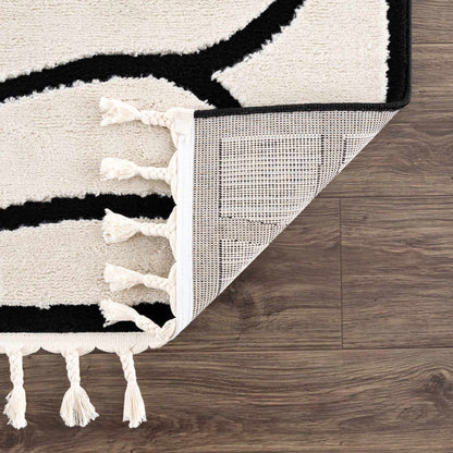 Azana Black & White Area Rug - Decor Addict, LLC