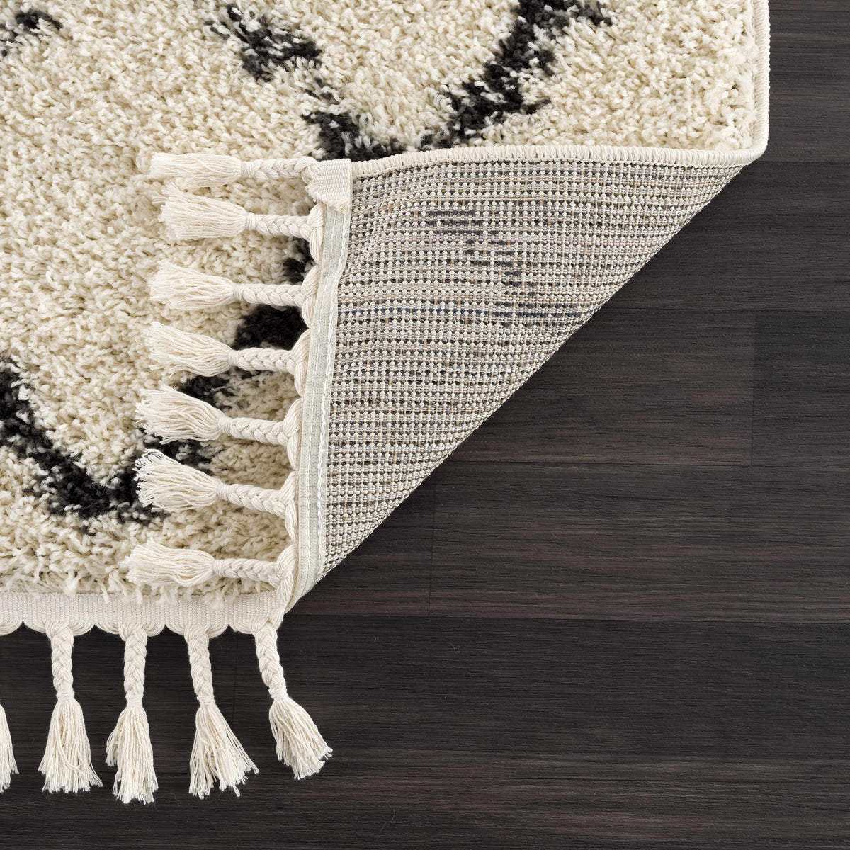 Wallagrass Beige/Black Trellis Tassel Shag - Decor Addict, LLC