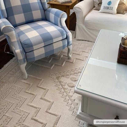 Alya White Fringe Rug - Decor Addict, LLC