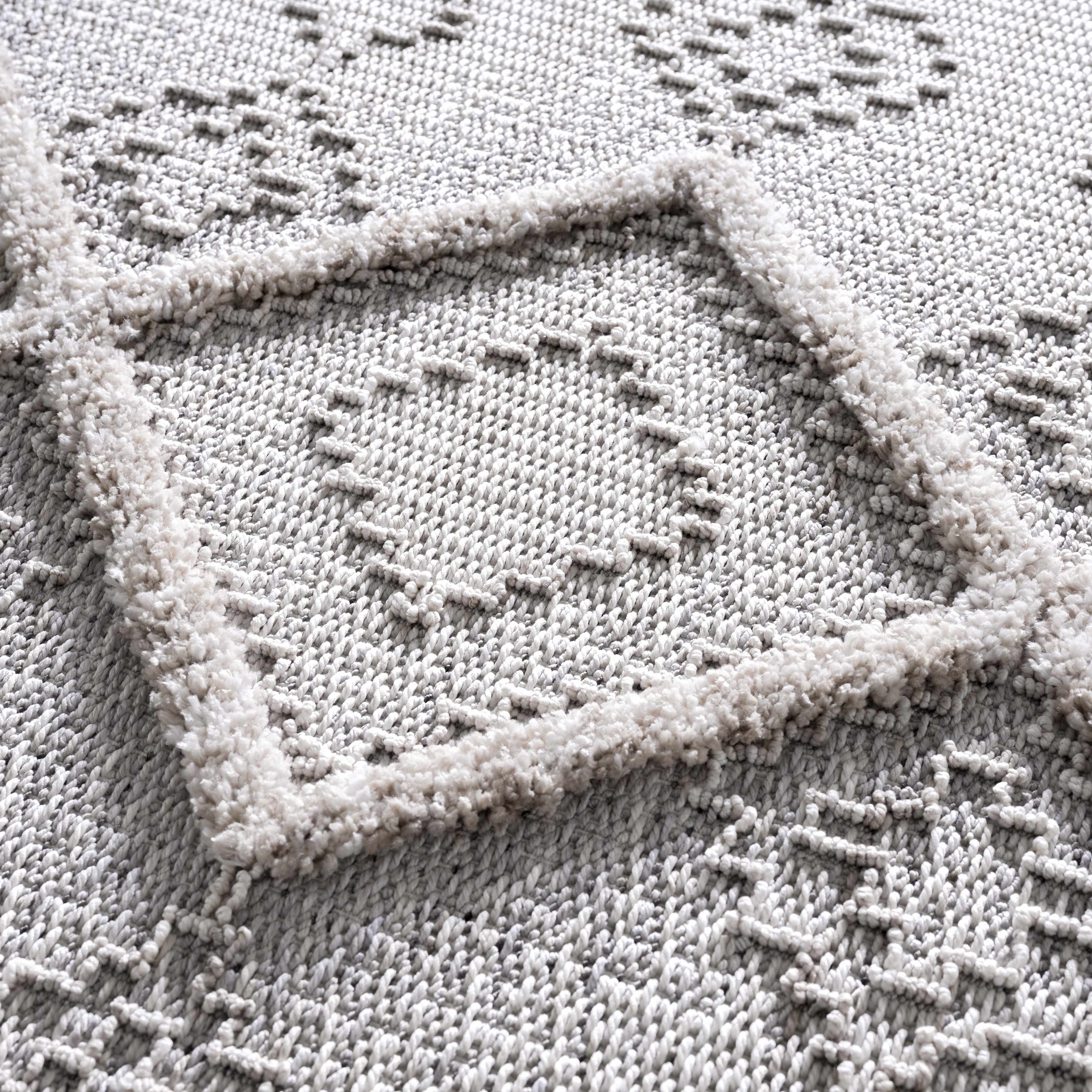 Amaga Area Rug - Decor Addict, LLC