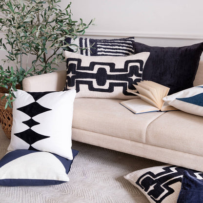 Seanna Geometric Handmade Decorative Throw Pillow: Onyx/ivory / 24" x 24" - Decor Addict, LLC