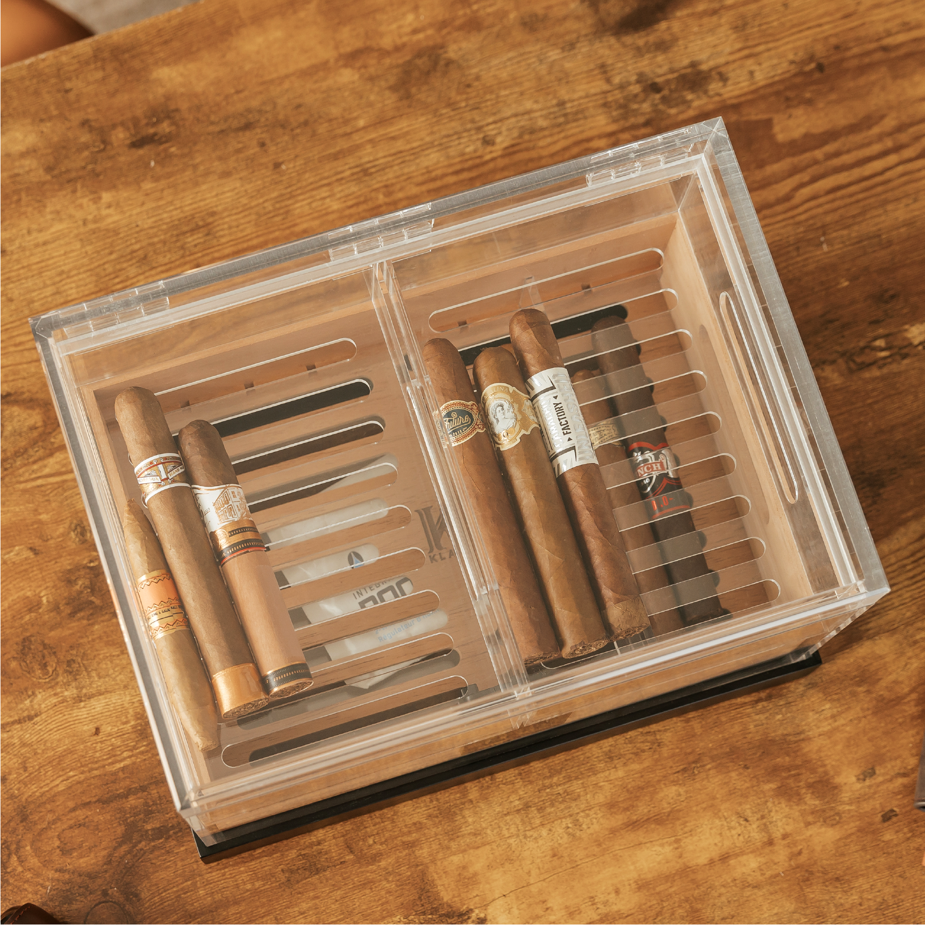Felix Pro Tupperdor - Acrylic Humidor - Decor Addict, LLC