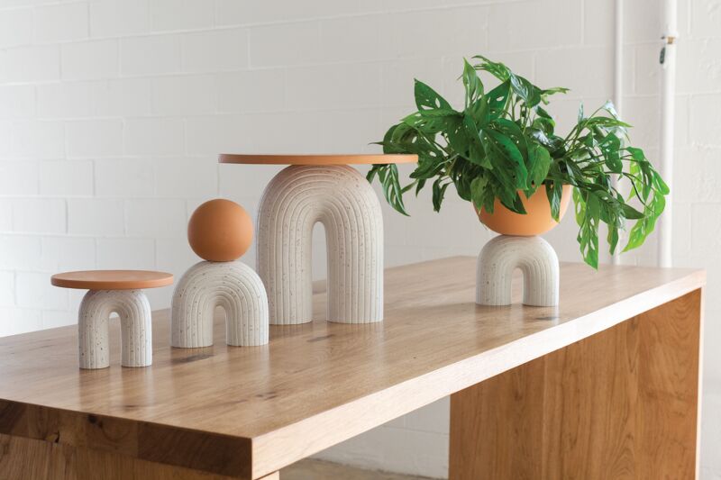 Enara Stand 7"x 5" - Decor Addict, LLC