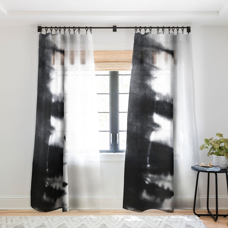 Alison Janssen Traitement de fenêtre Shibori noir et blanc